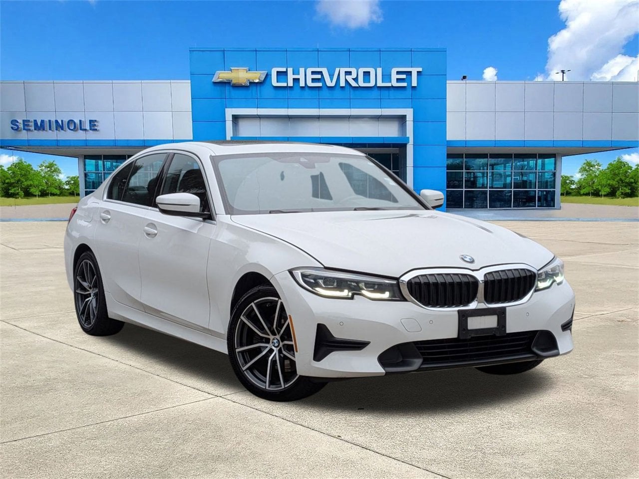 2021 BMW 3 Series 330i's photo