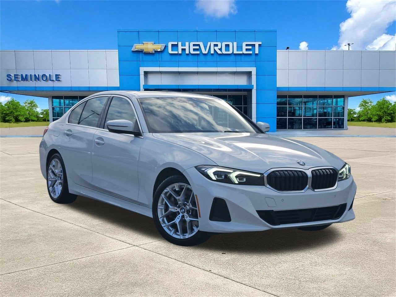 2025 BMW 3 Series 330i's photo