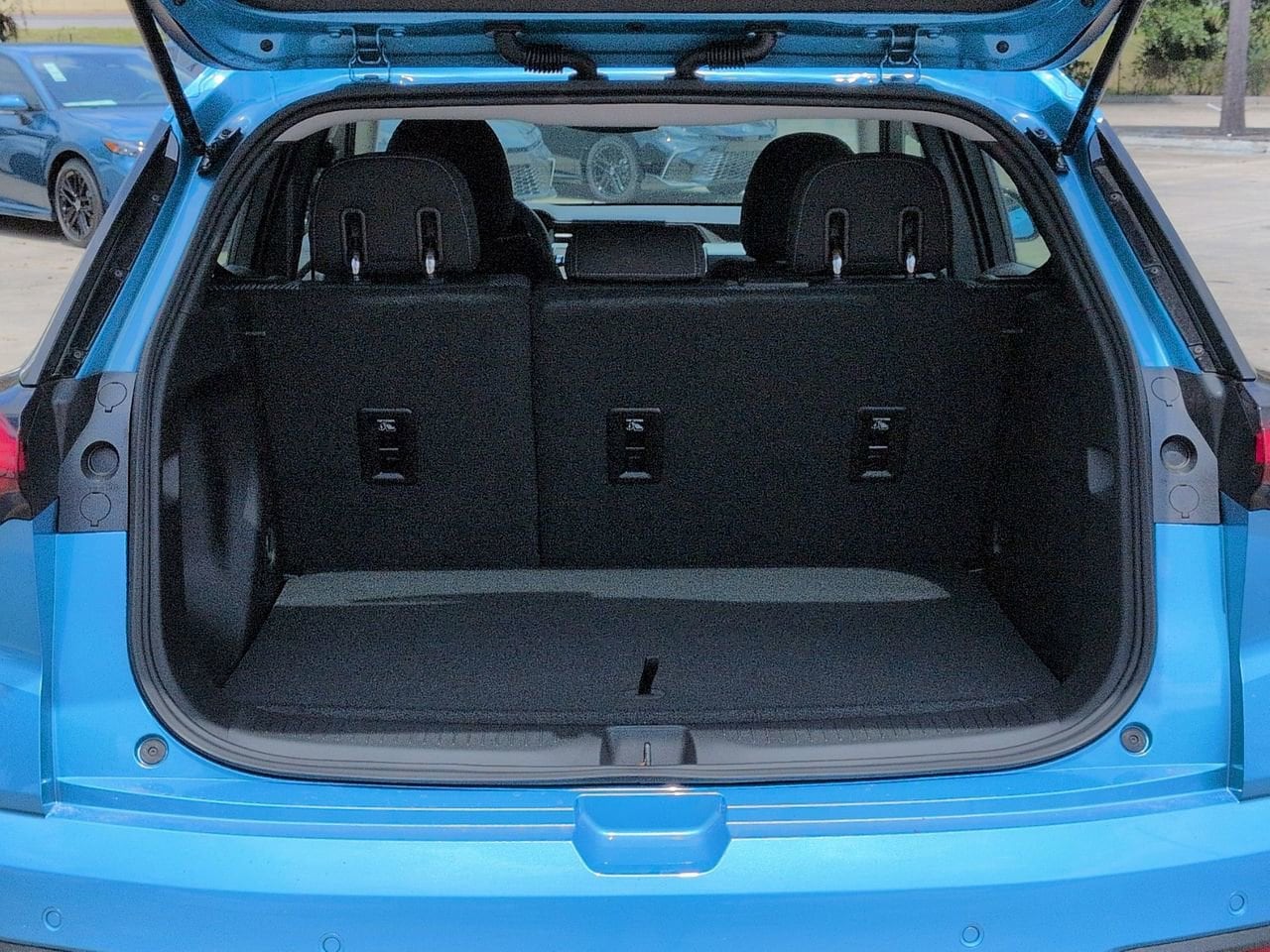 2027 Chevrolet Bolt LT - Photo 22