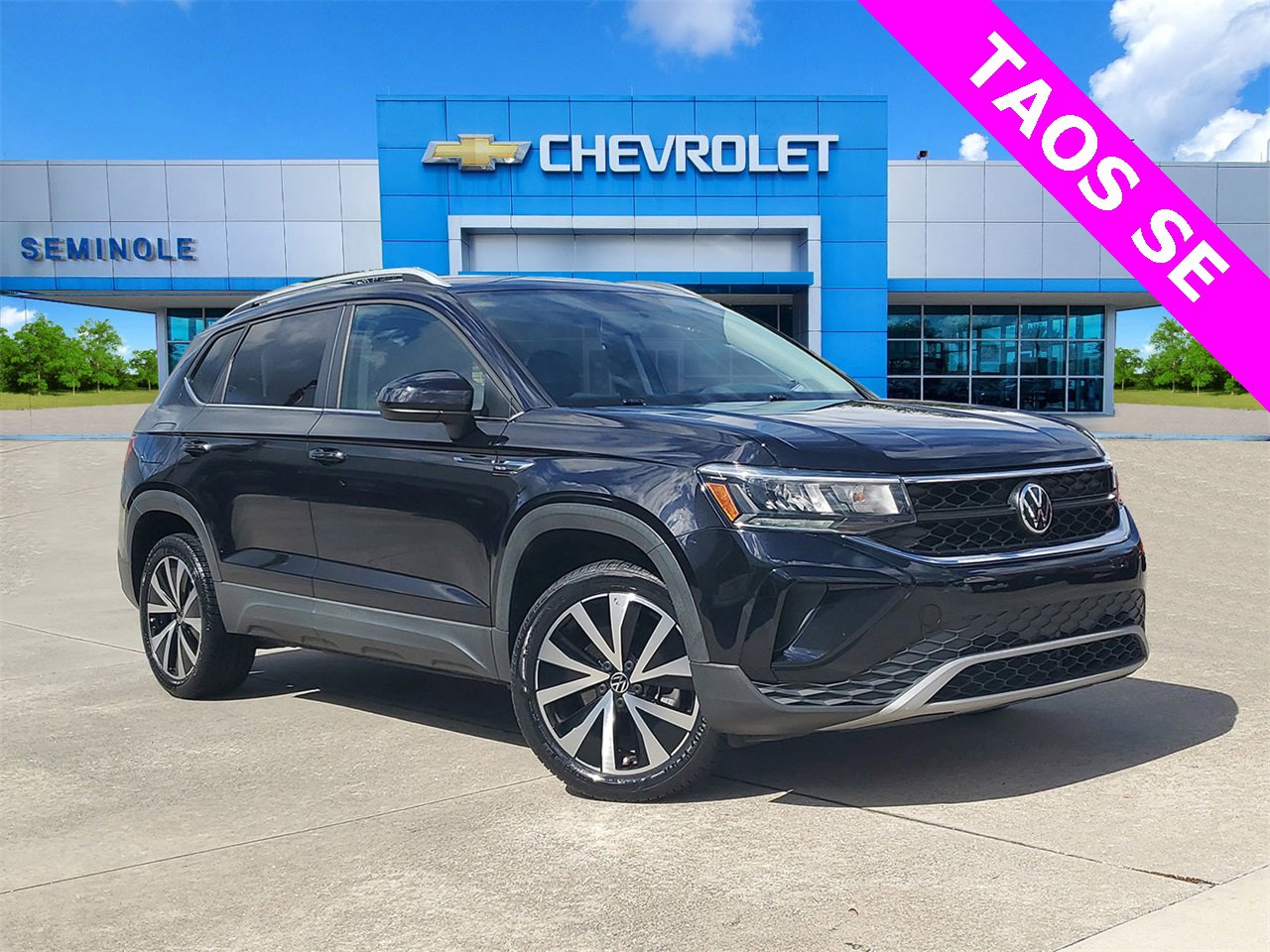 2022 Volkswagen Taos SE's photo