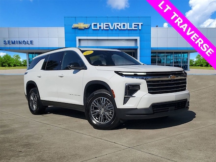 2025 Chevrolet Traverse LT SUV