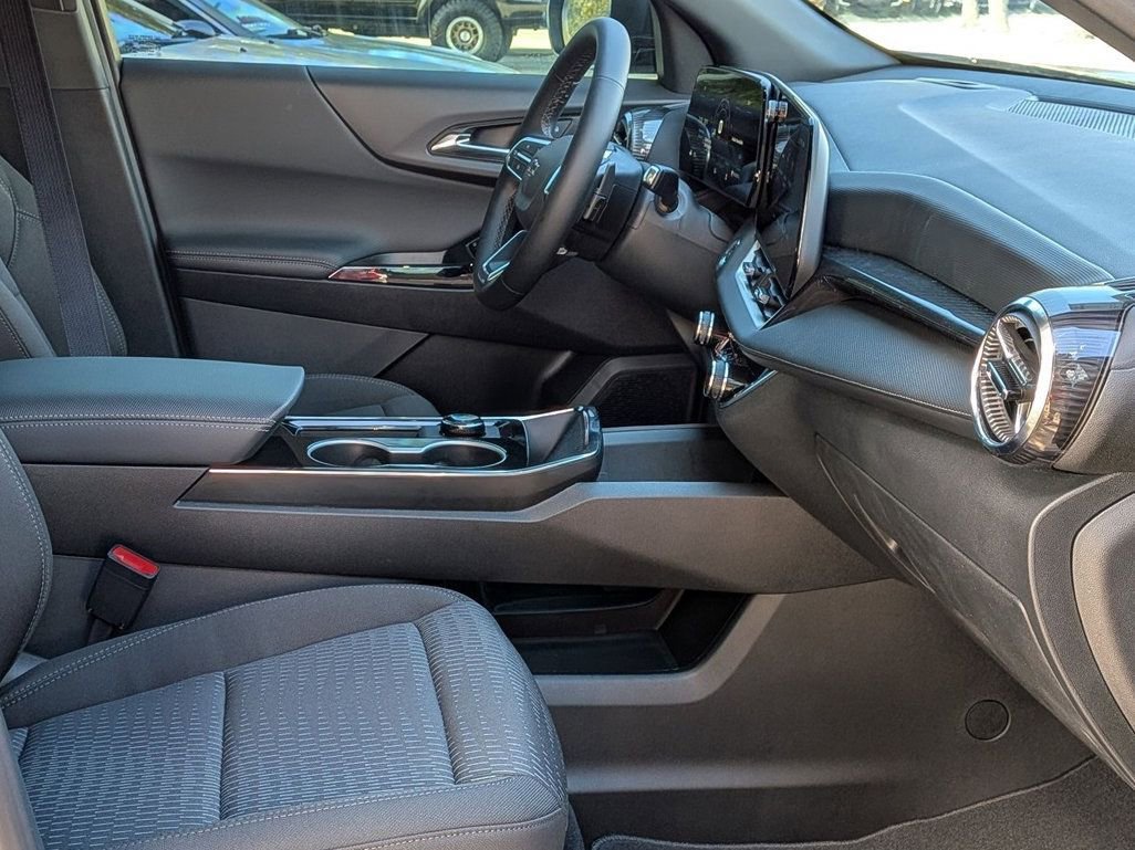 2026 Chevrolet Equinox LT - Photo 23