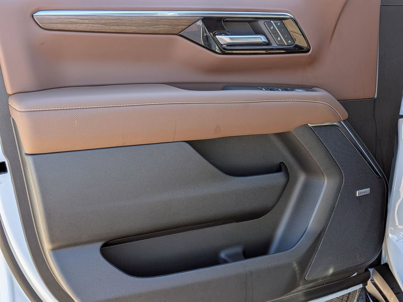 2026 Chevrolet Suburban High Country - Photo 7