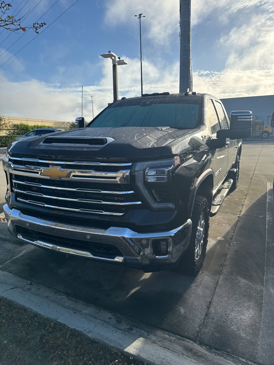 2024 Chevrolet Silverado 3500HD LTZ photo 2