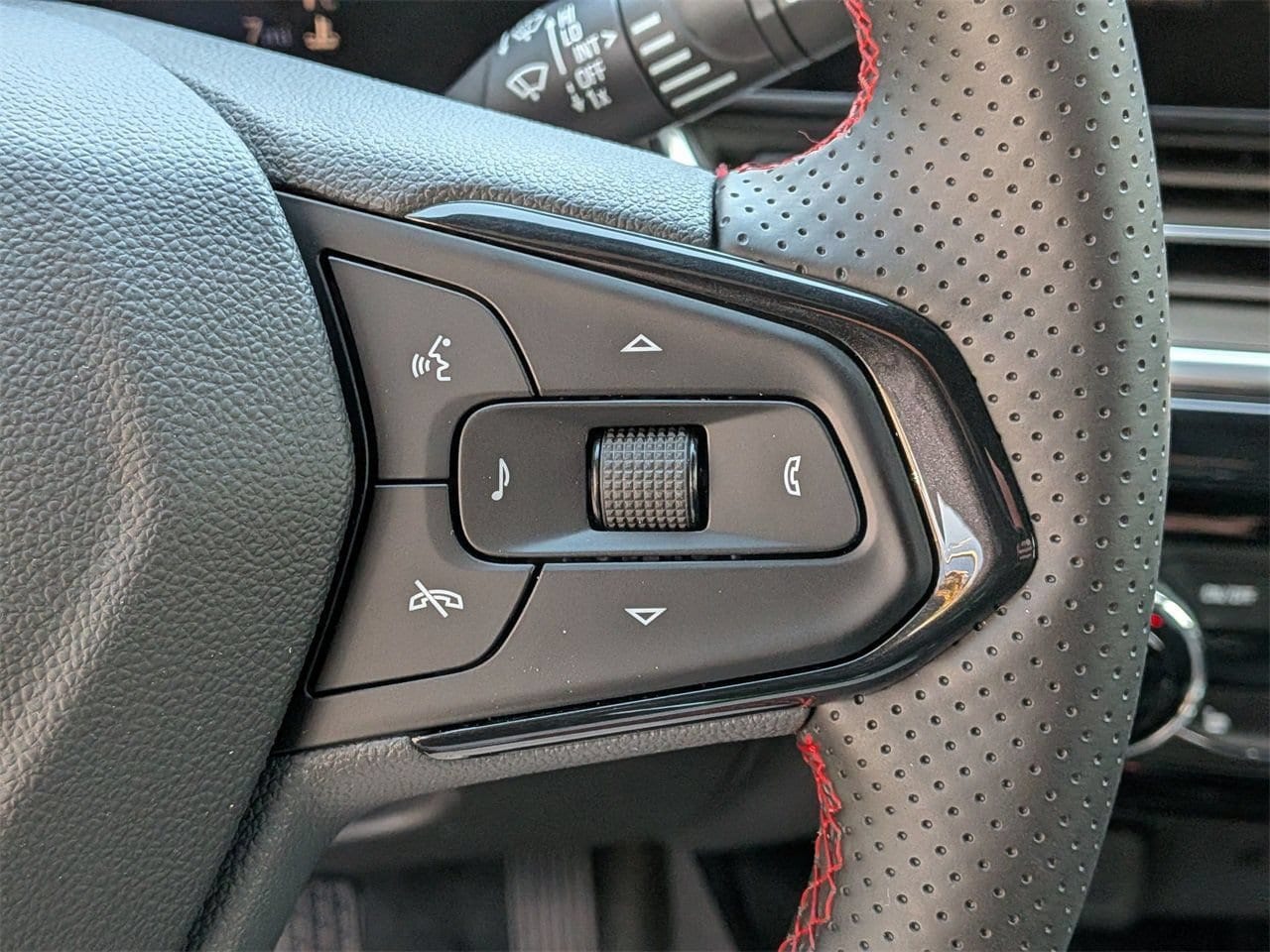 2026 Chevrolet Trax RS - Photo 12