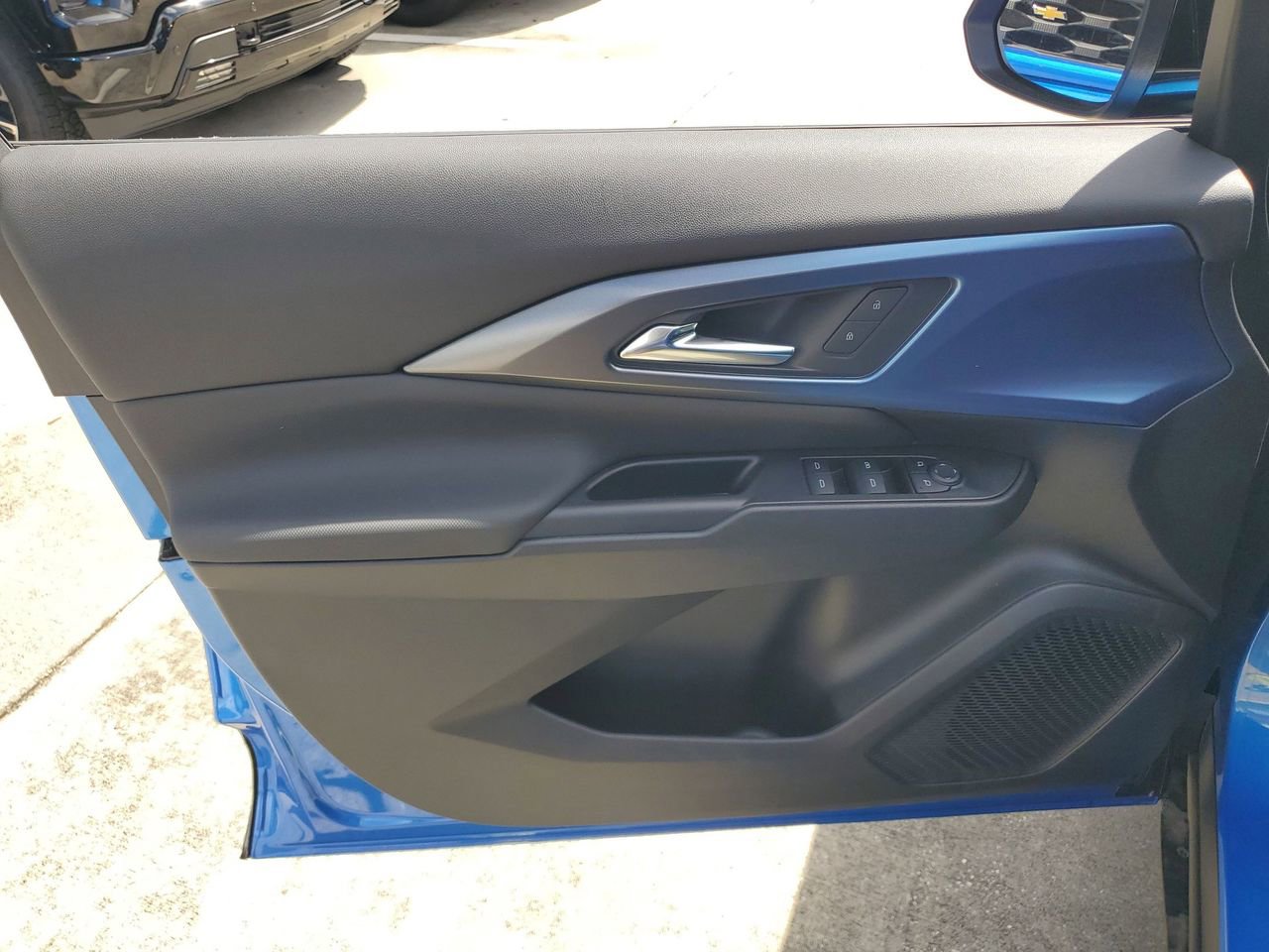 2025 Chevrolet Equinox EV LT - Photo 14