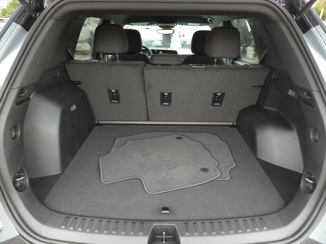 2027 Chevrolet Equinox LT - Photo 22