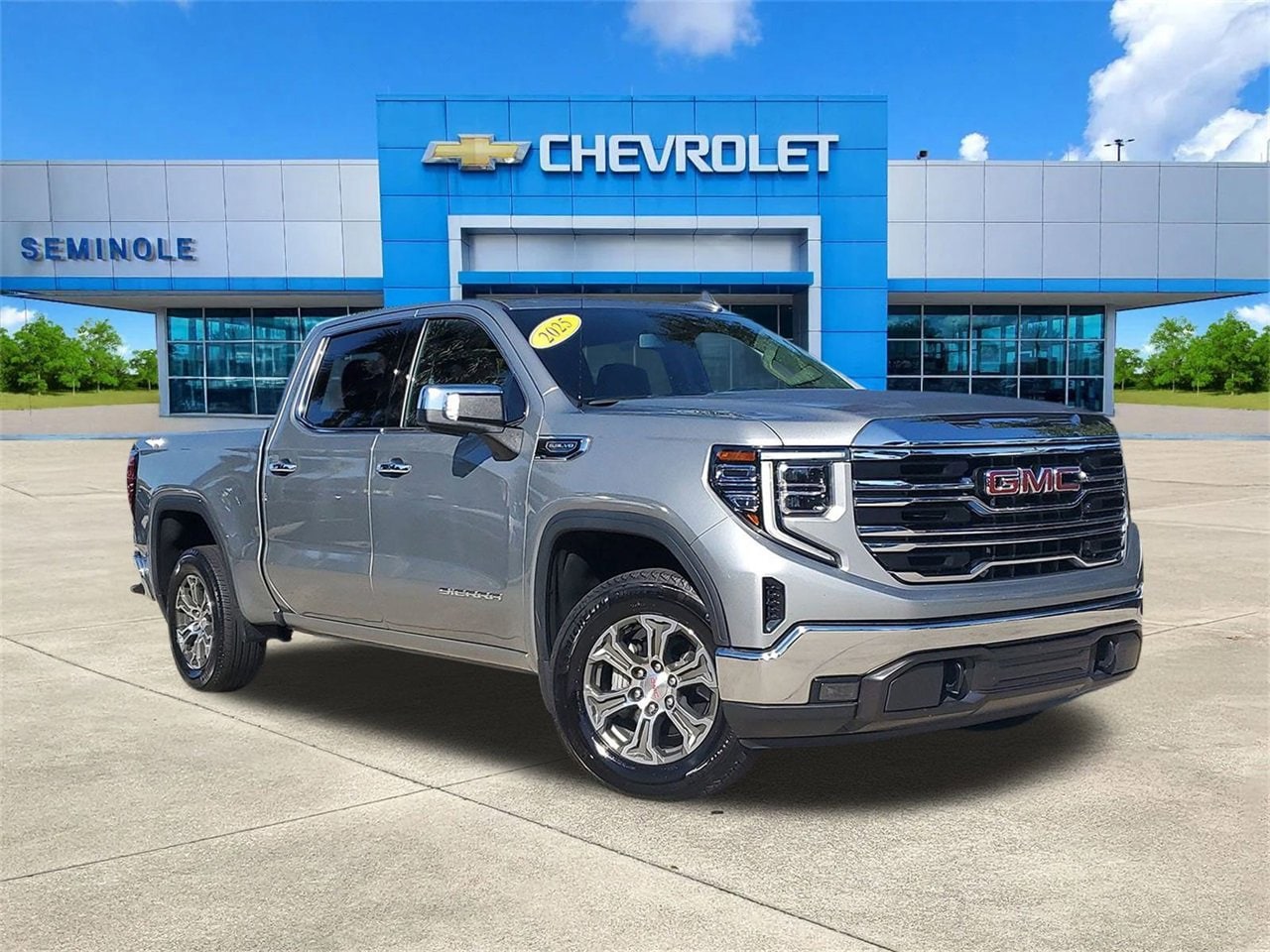 2025 GMC Sierra 1500 SLT's photo