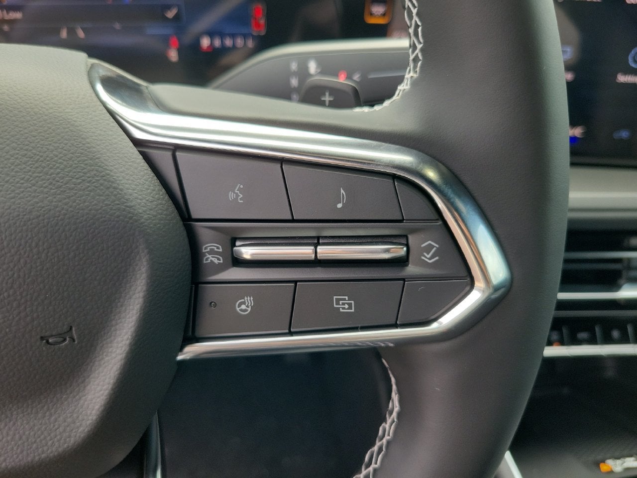 2027 Chevrolet Traverse LT - Photo 19