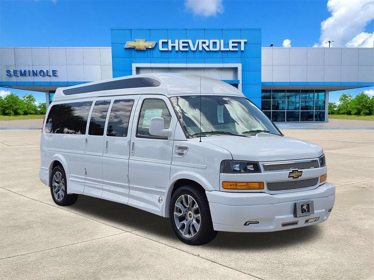2026 Chevrolet Express 2500 Extended Work Van HD's photo