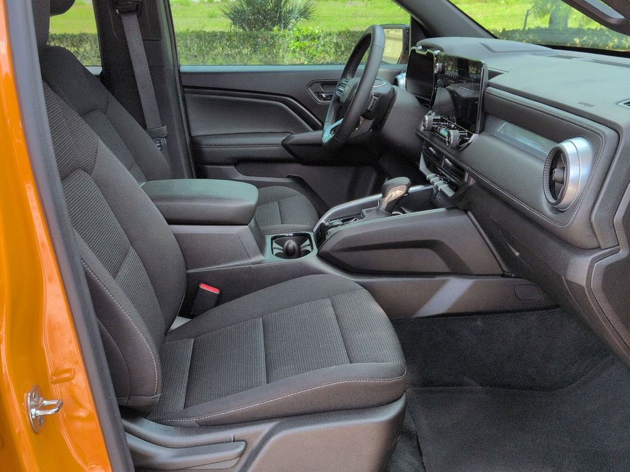 2025 Chevrolet Colorado LT - Photo 25