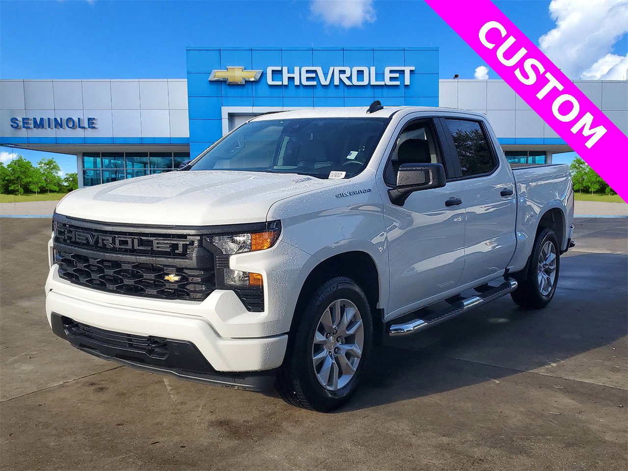 2025 Chevrolet Silverado 1500 Custom photo 2