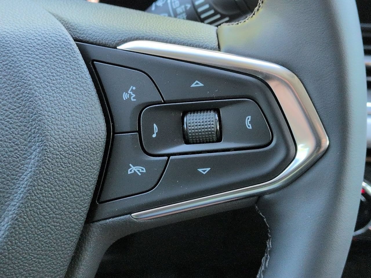 2026 Chevrolet Trax LT - Photo 13