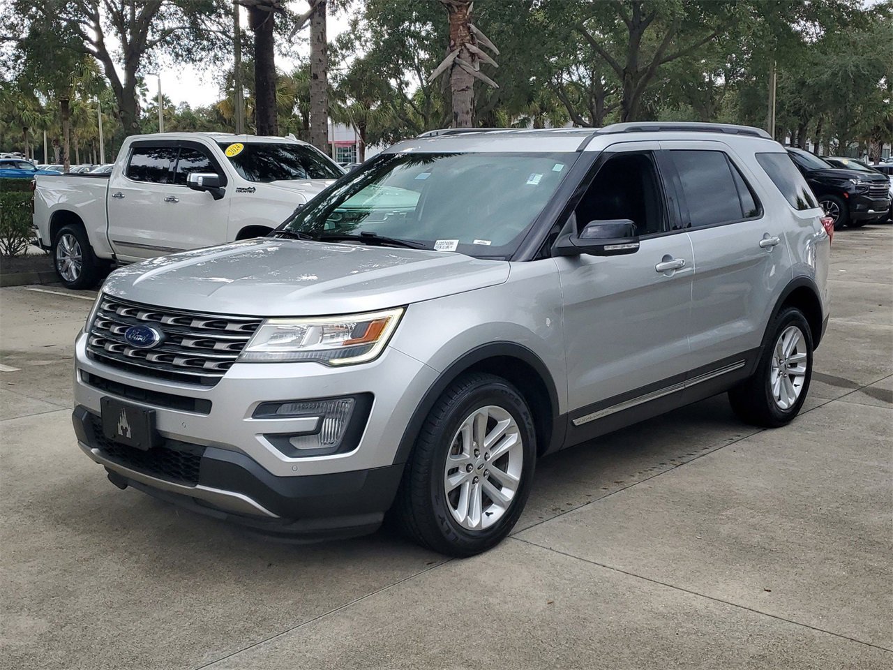 Used 2017 Ford Explorer XLT with VIN 1FM5K7DH3HGD79275 for sale in Sanford, FL