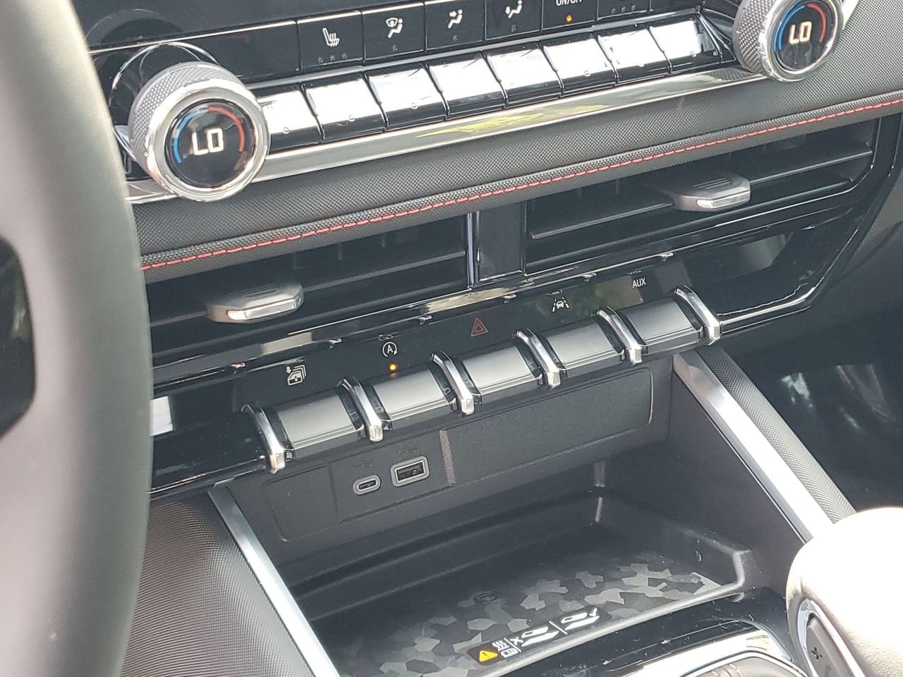 2025 Chevrolet Colorado Z71 - Photo 24