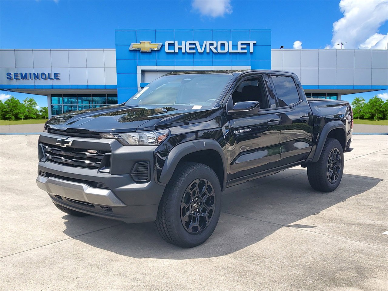 2026 Chevrolet Colorado Trail Boss photo 2