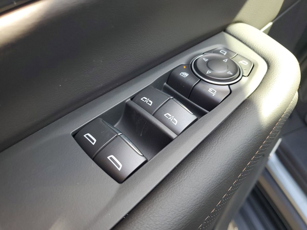 2026 Chevrolet Suburban High Country - Photo 16