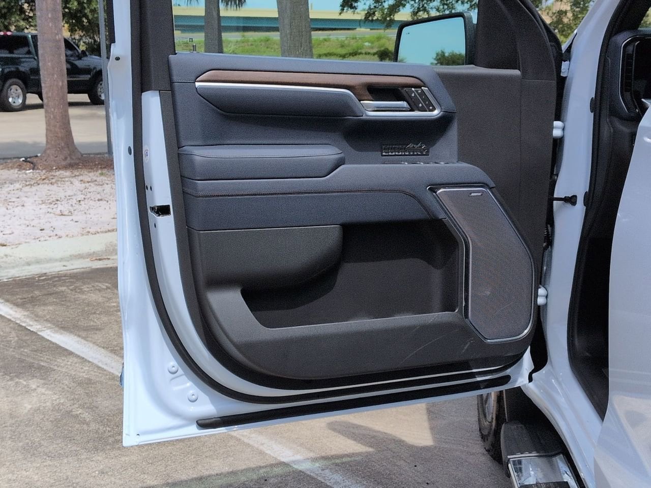 2026 Chevrolet Silverado 1500 High Country - Photo 8