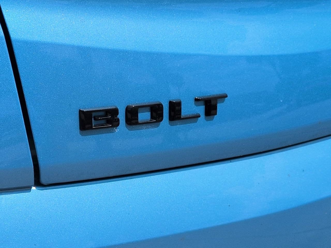 2027 Chevrolet Bolt LT - Photo 6