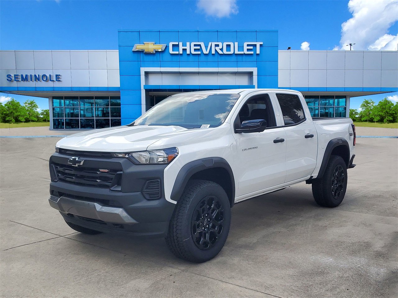 2026 Chevrolet Colorado Trail Boss photo 2