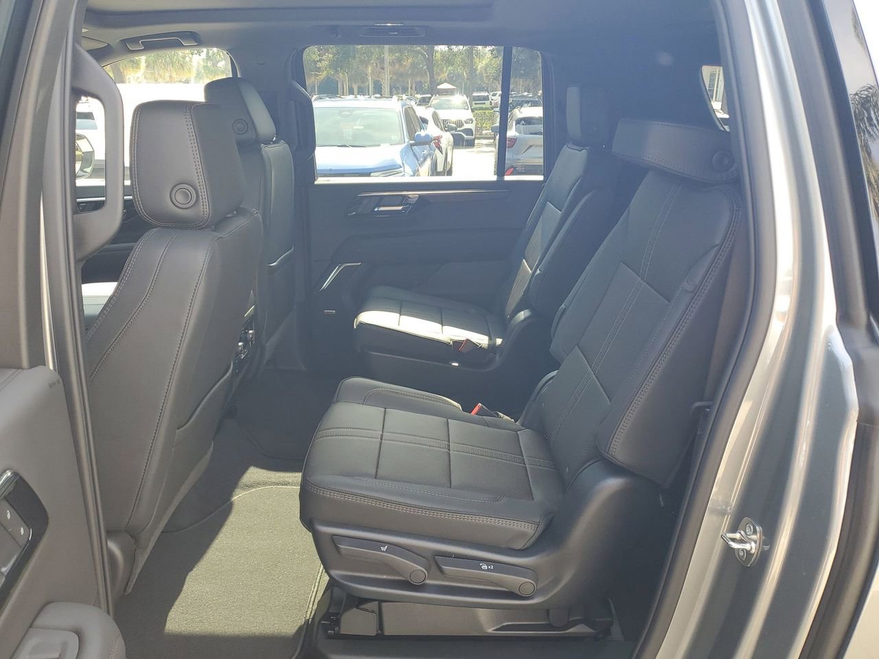 2026 Chevrolet Suburban High Country - Photo 11