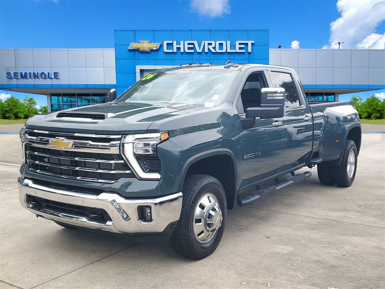 2026 Chevrolet Silverado 3500HD LTZ photo 2