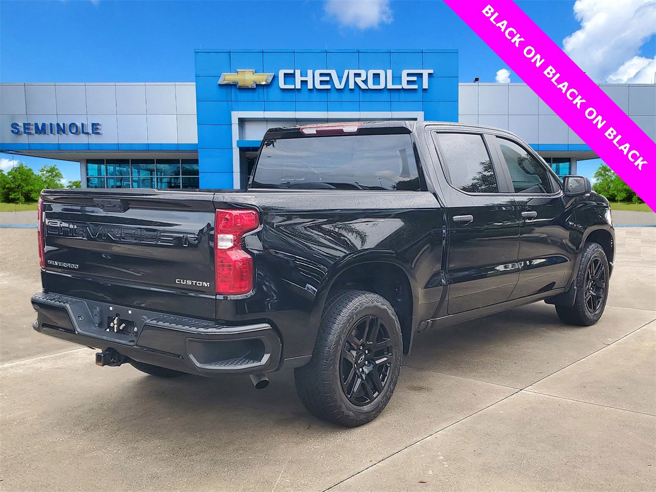 2023 Chevrolet Silverado 1500 Custom photo 4