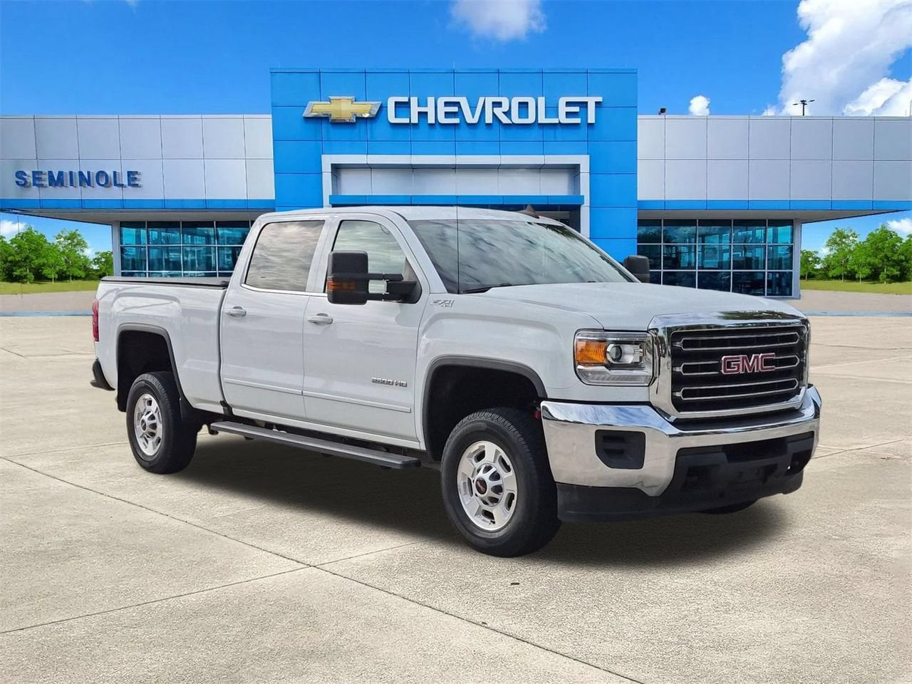 White 2017 GMC Sierra 2500HD Pickup Truck Four-Wheel Drive Automatic