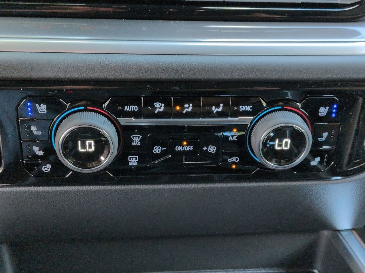 2026 Chevrolet Silverado 1500 High Country - Photo 17
