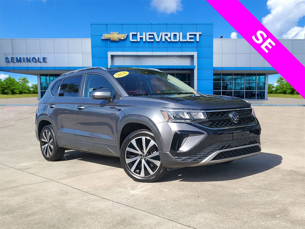 2024 Volkswagen Taos SE's photo