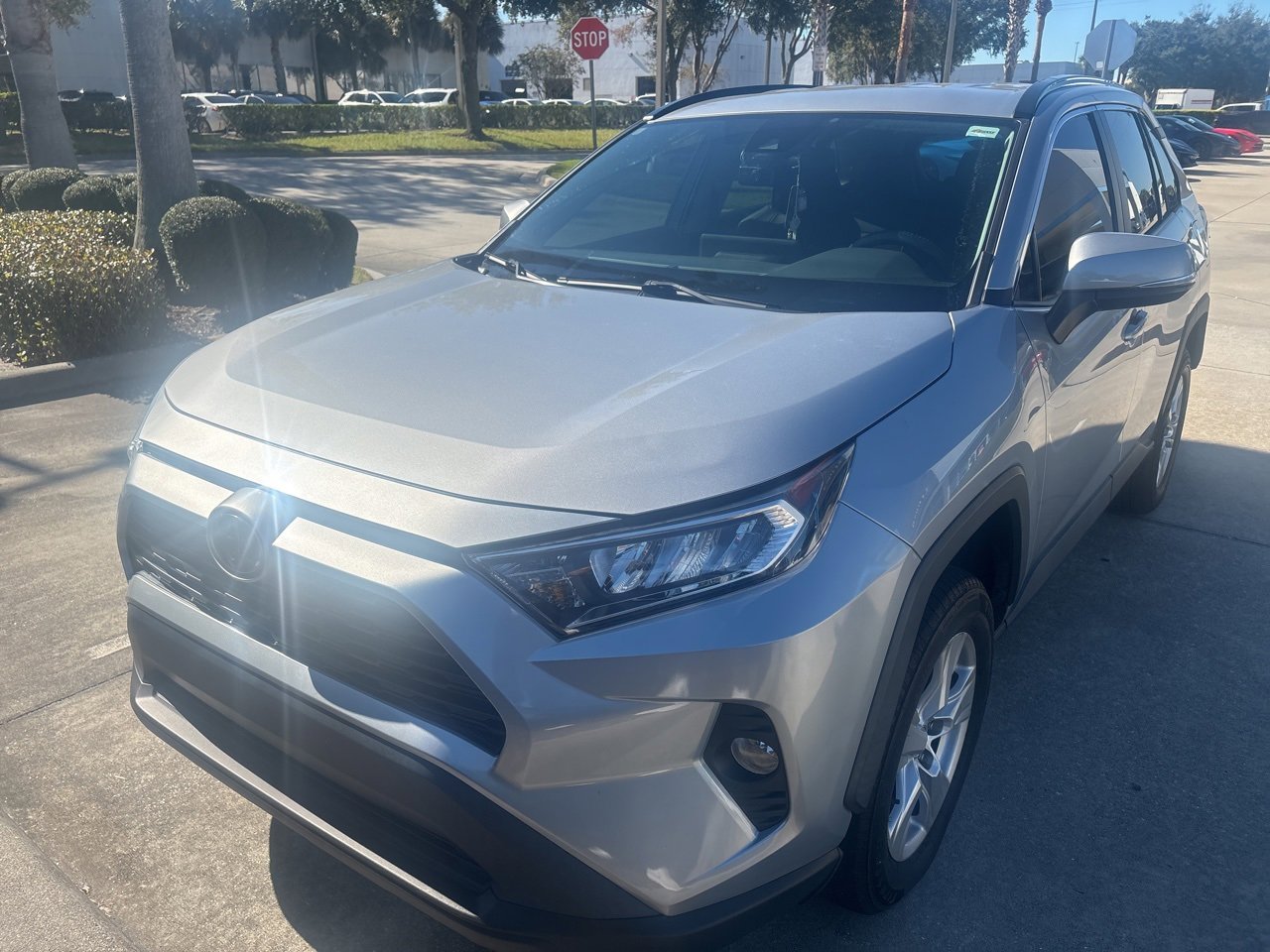 2021 Toyota RAV4 XLE's photo