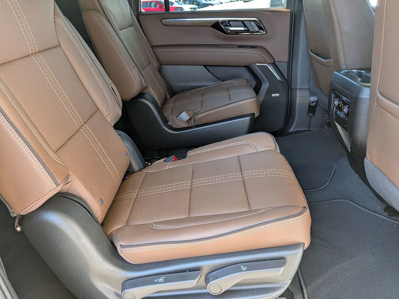 2026 Chevrolet Suburban High Country - Photo 23