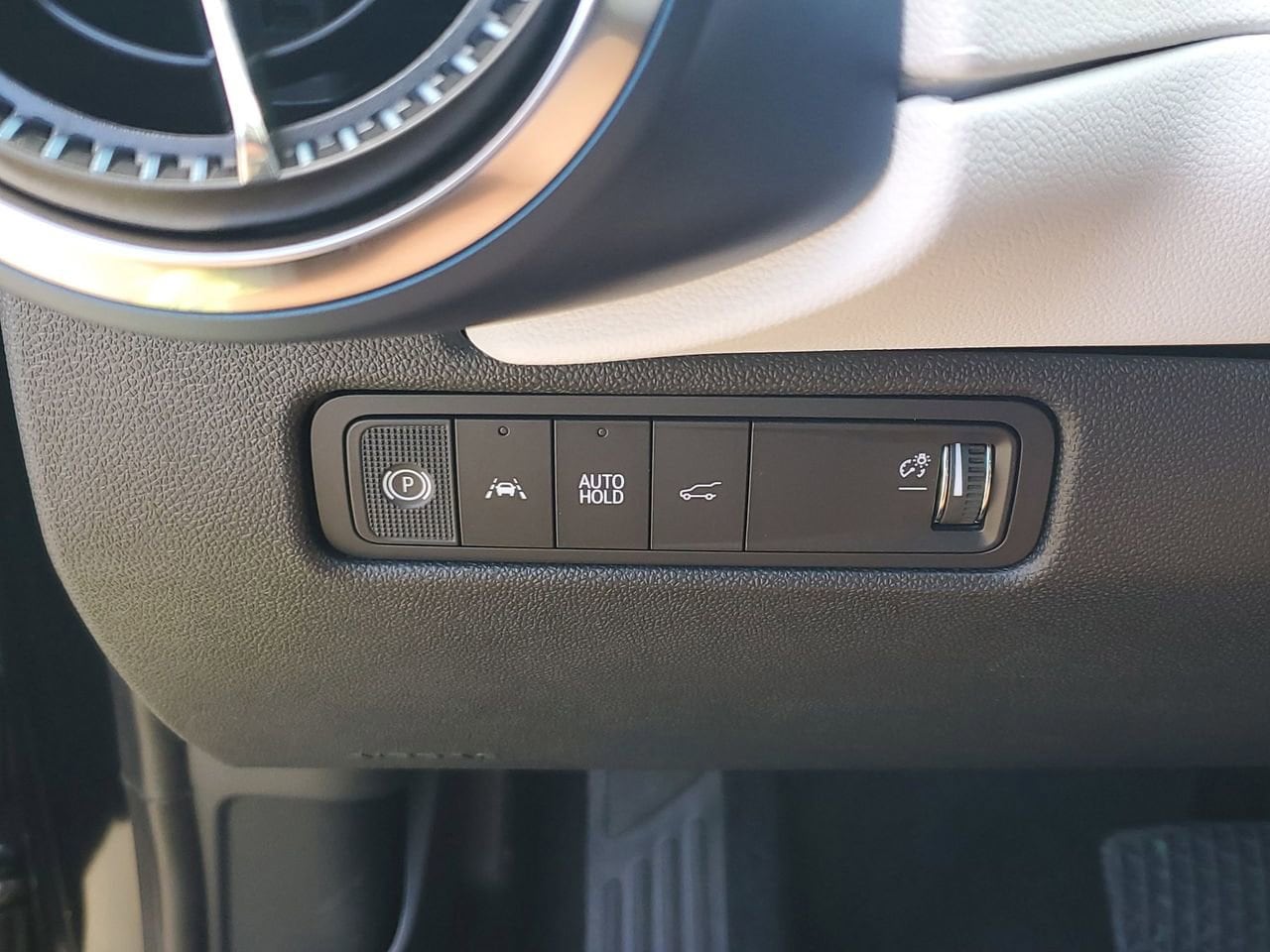 2025 Chevrolet Equinox EV LT - Photo 29