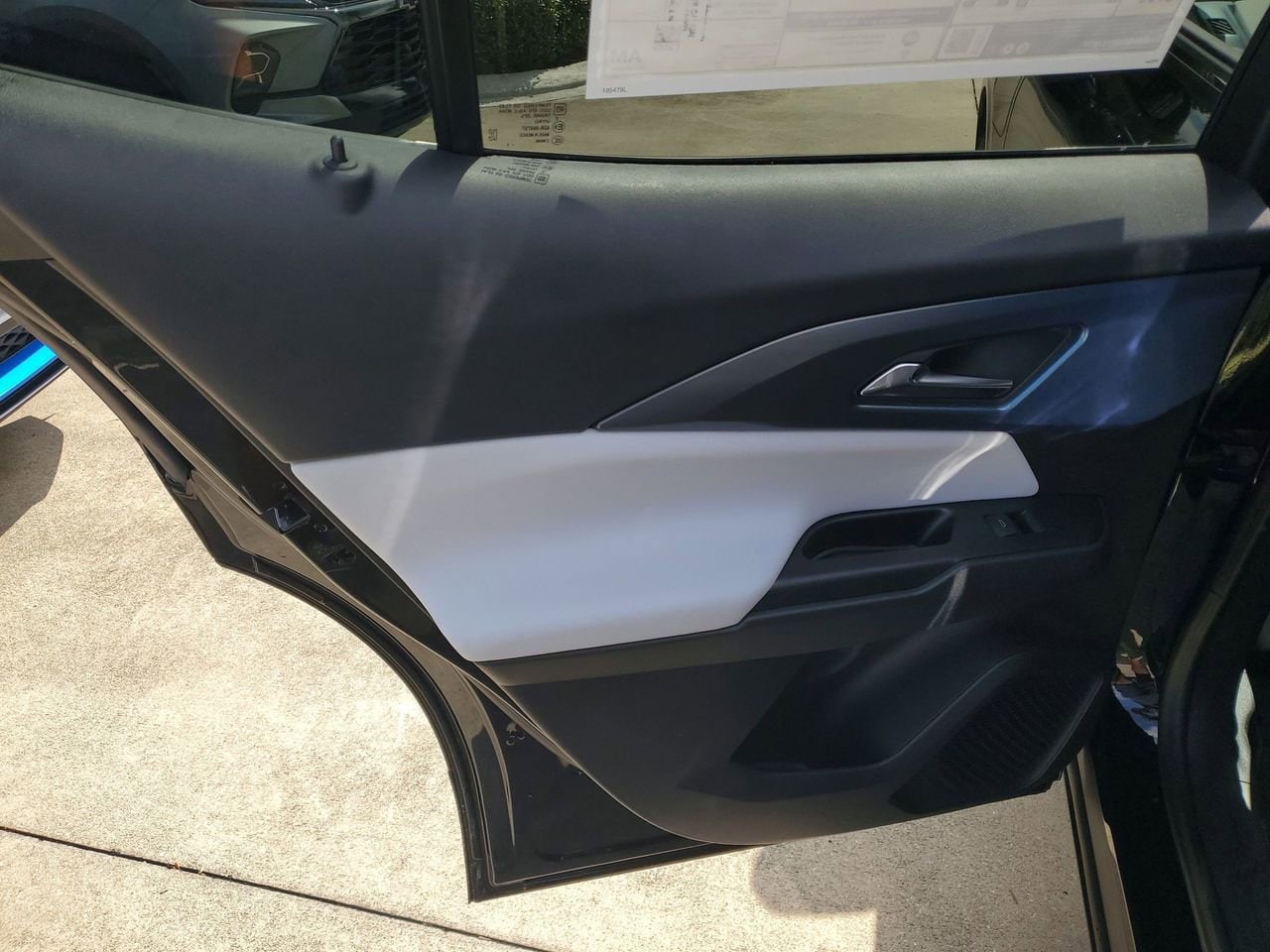 2025 Chevrolet Equinox EV LT - Photo 9