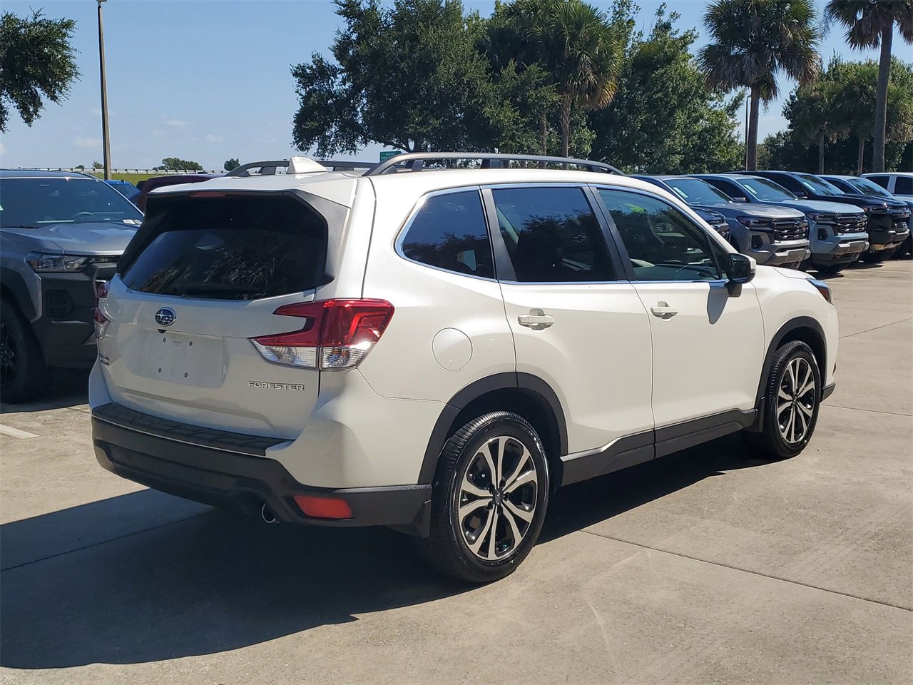 2022 Subaru Forester Limited photo 3