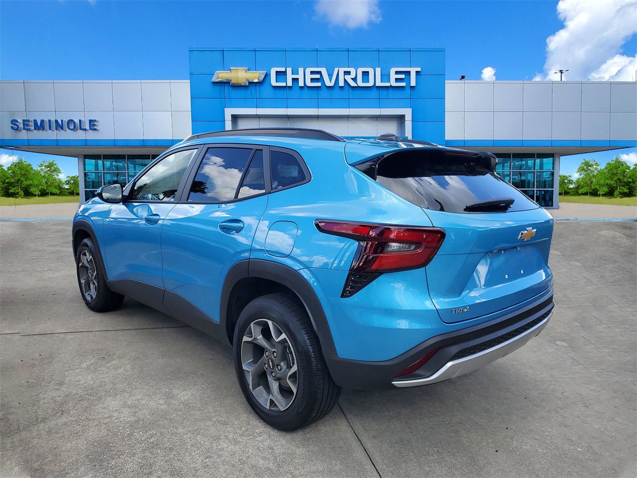 2025 Chevrolet Trax LT photo 3