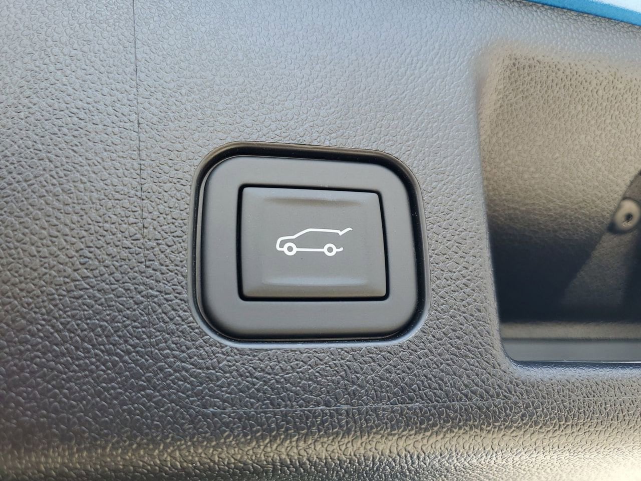 2025 Chevrolet Equinox EV LT - Photo 8