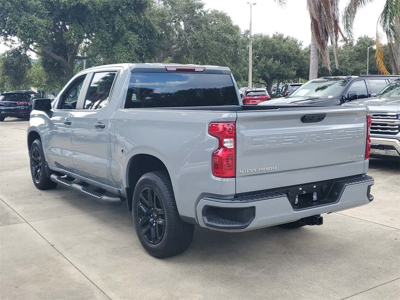 2024 Chevrolet Silverado 1500 Custom photo 3