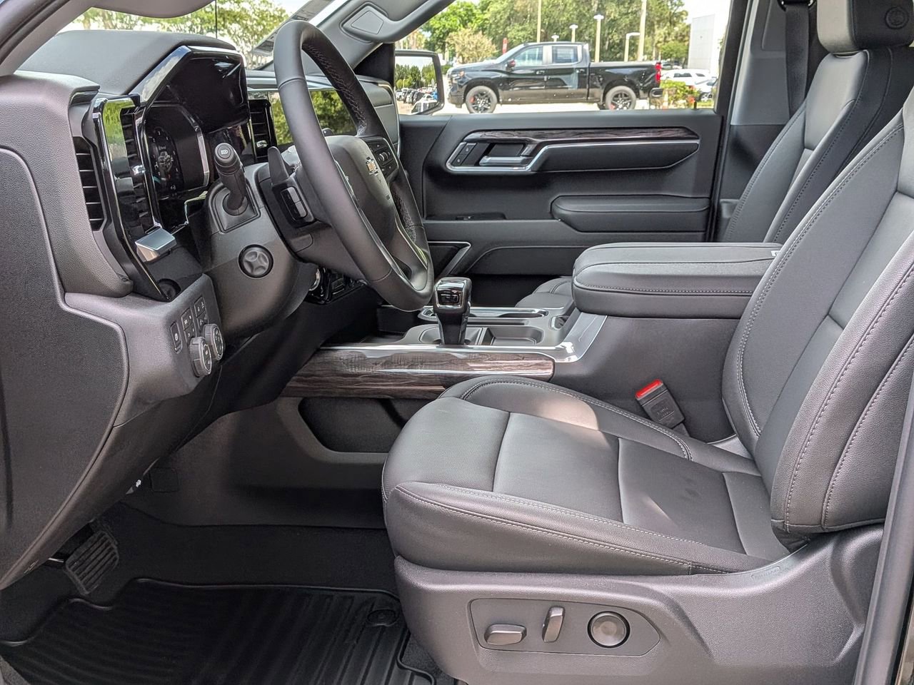 2026 Chevrolet Silverado 1500 LTZ - Photo 19