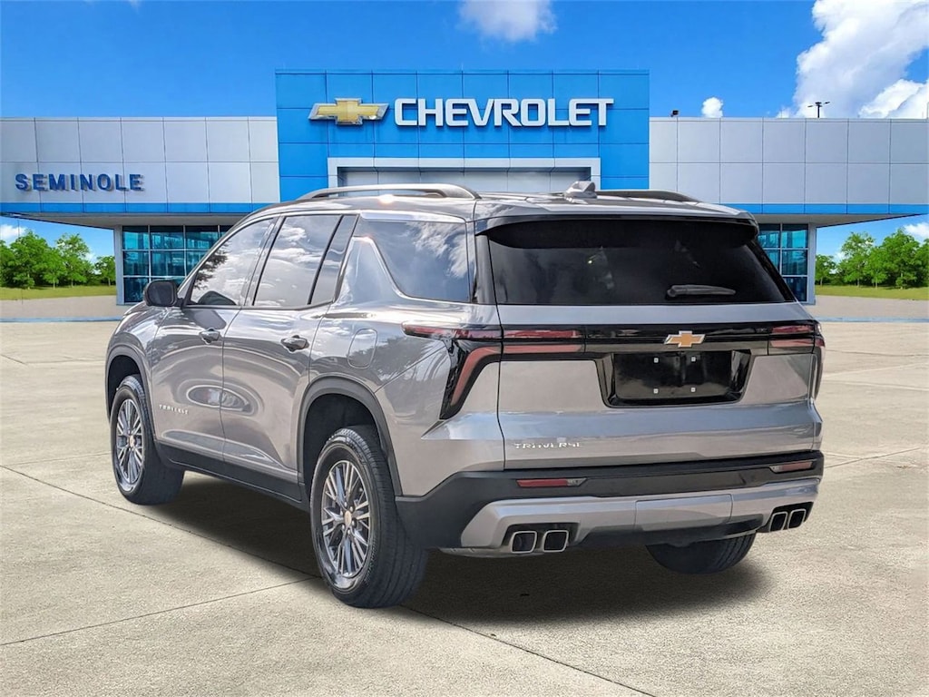 Used 2025 Chevrolet Traverse LT SUV
