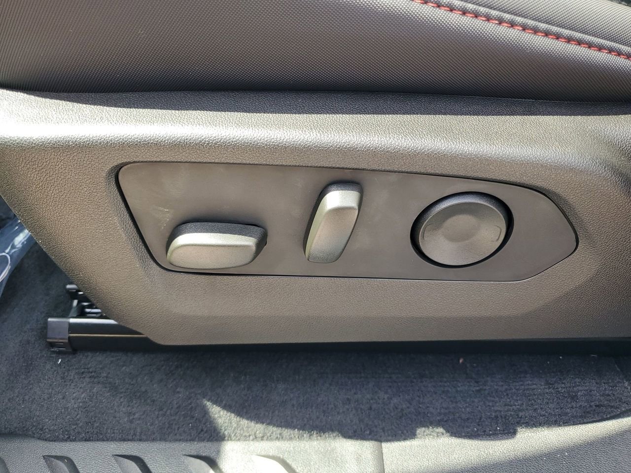 2025 Chevrolet Colorado Z71 - Photo 17