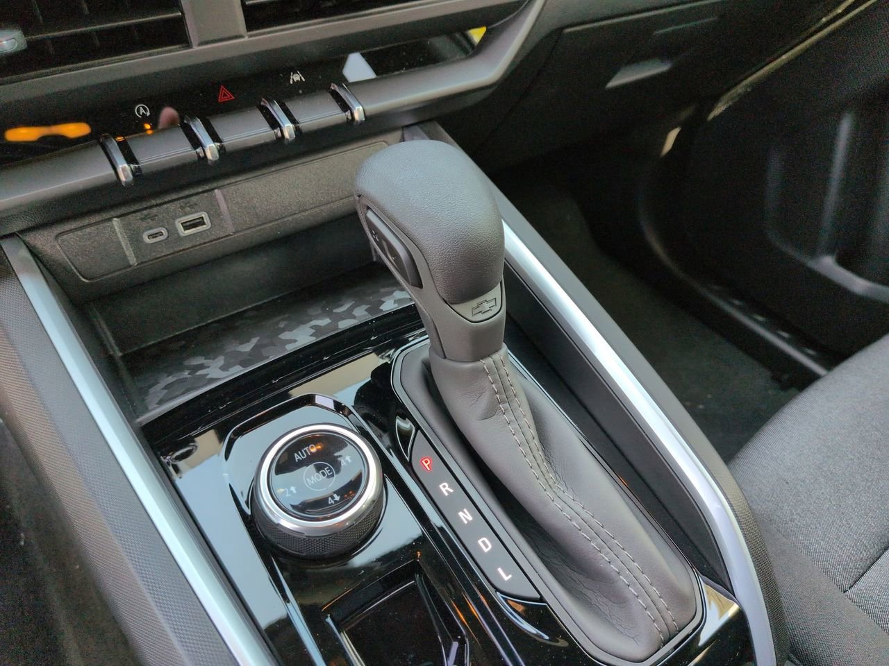 2026 Chevrolet Colorado Trail Boss - Photo 14