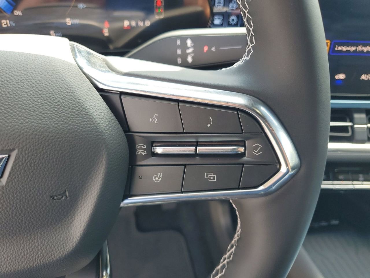 2025 Chevrolet Equinox EV LT - Photo 21