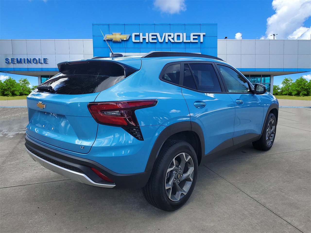 2025 Chevrolet Trax LT photo 4