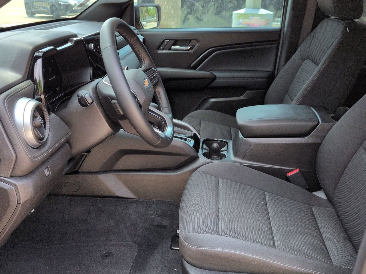 2025 Chevrolet Colorado LT - Photo 19