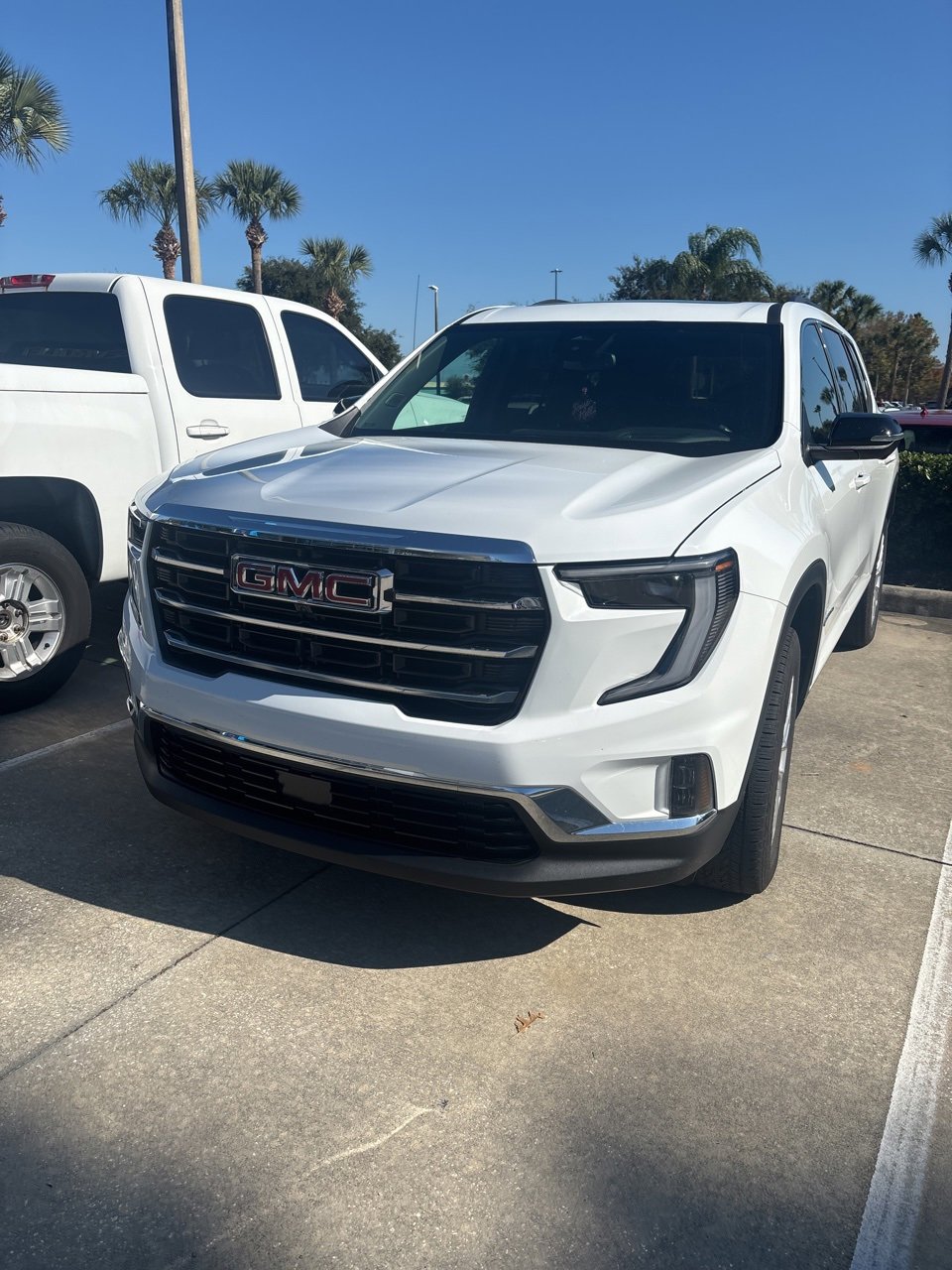 2024 GMC Acadia Elevation's photo