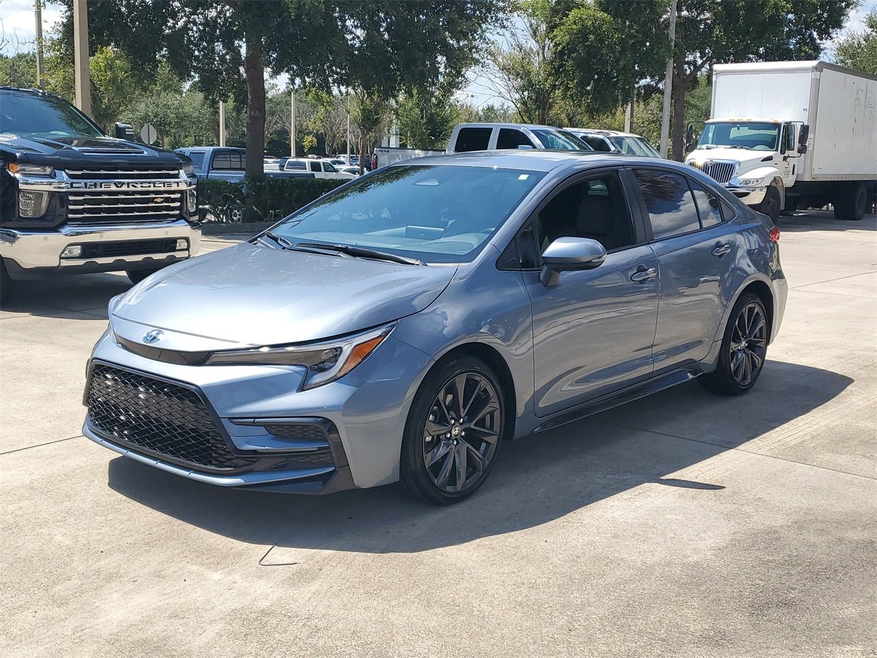 2025 Toyota Corolla Hybrid LE photo 2