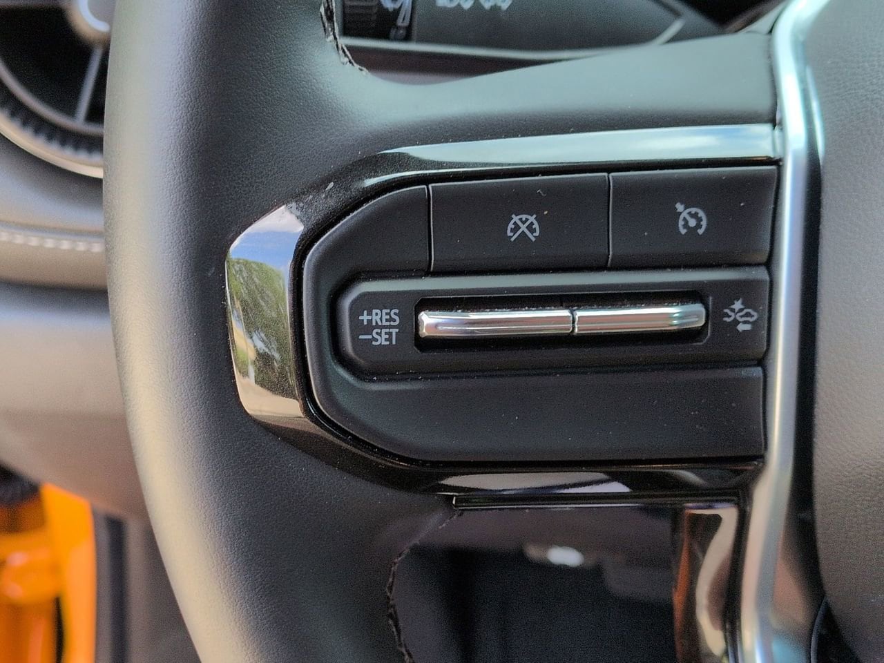 2025 Chevrolet Colorado LT - Photo 12