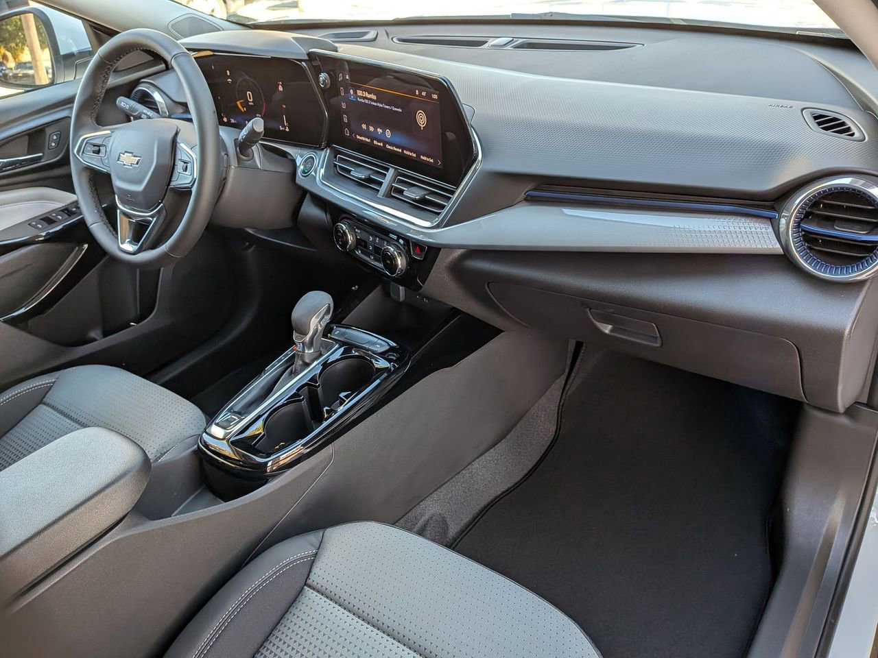 2026 Chevrolet Trax LT - Photo 25