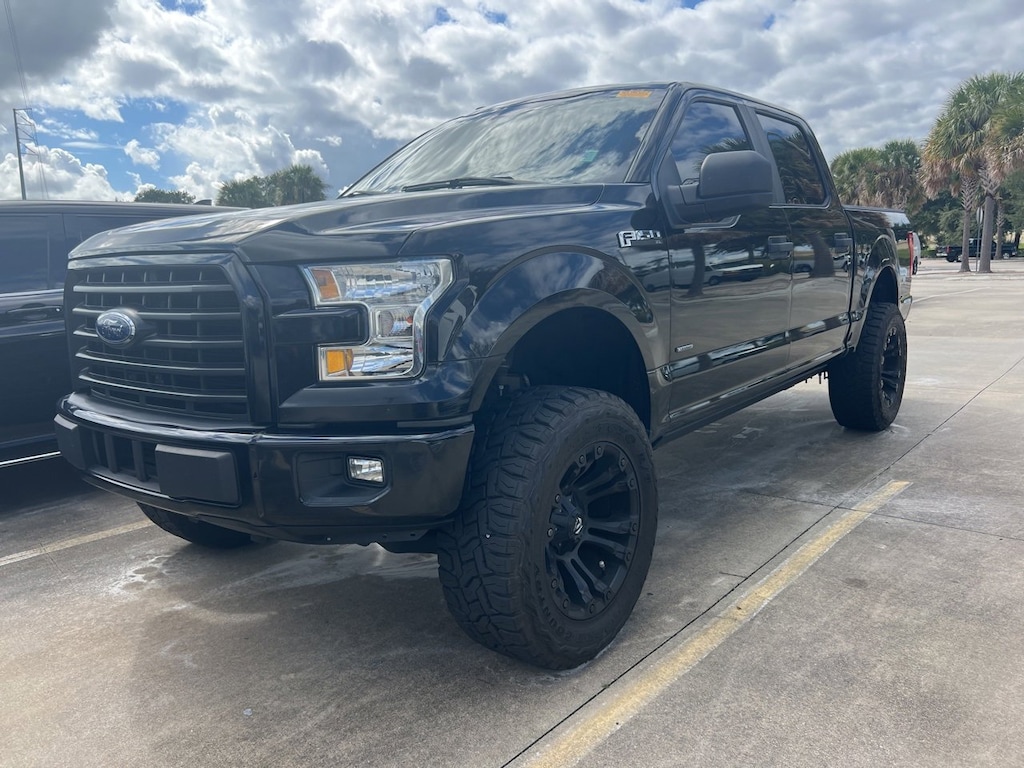 Used 2017 Ford F-150 XL Truck SuperCrew Cab